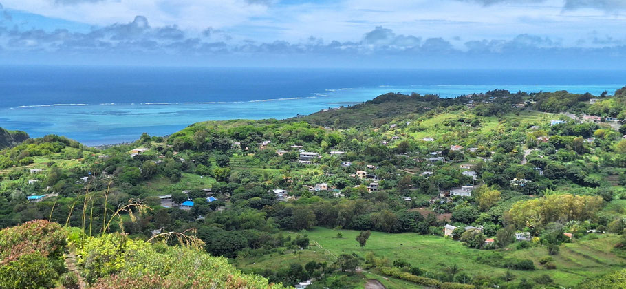 Rodrigues : vue sur le lagon du Mont Limon (389 m)