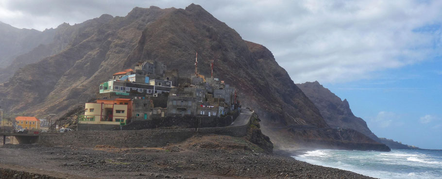 Cap-Vert : la côte à Ribeira Grande sur Santo Antão 