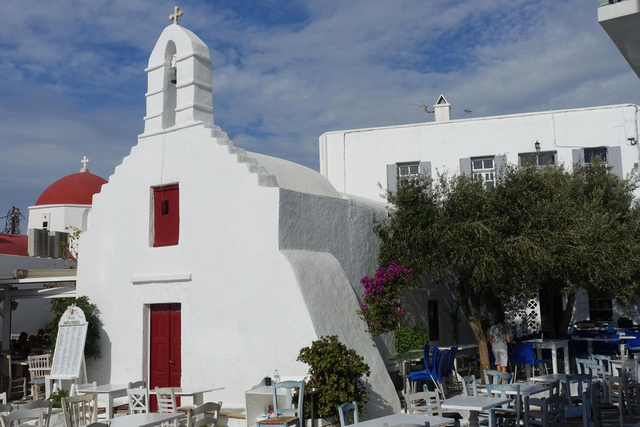 Grèce, Cyclades : Mykonos, la chapelle du Saint des Saints est située derrière l'église catholique Virgin of St. Rosary