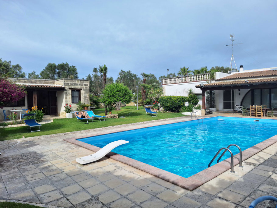 Les Pouilles : Lecce, la grande piscine de la Villa Donna Sibilla