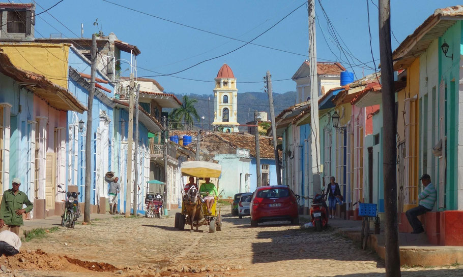 Cuba : rue pavée de Trinidad