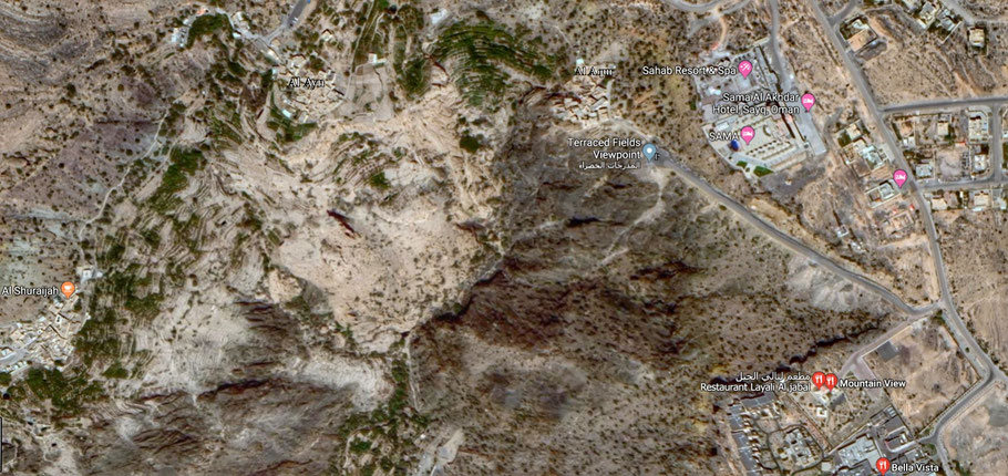 Nous nous sommes garés à l'entrée d'Al Aqur : Terraced Fields Viewpoint sur Google Maps