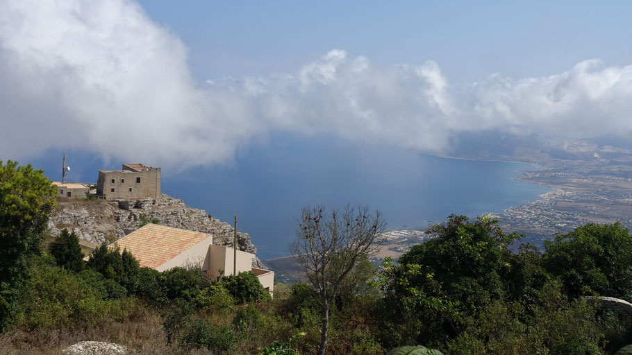 Sicile : panorama sur le cap San Vito du village d'Erice