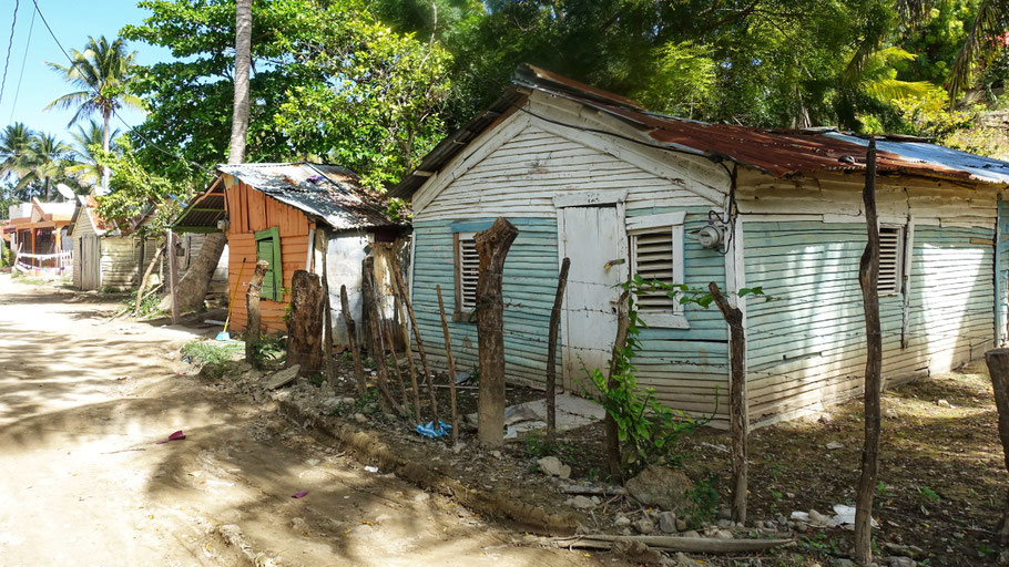 République Dominicaine, cabanes à Punta Rucia 