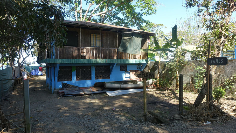 Costa Rica : les banos (Playa Agujas)