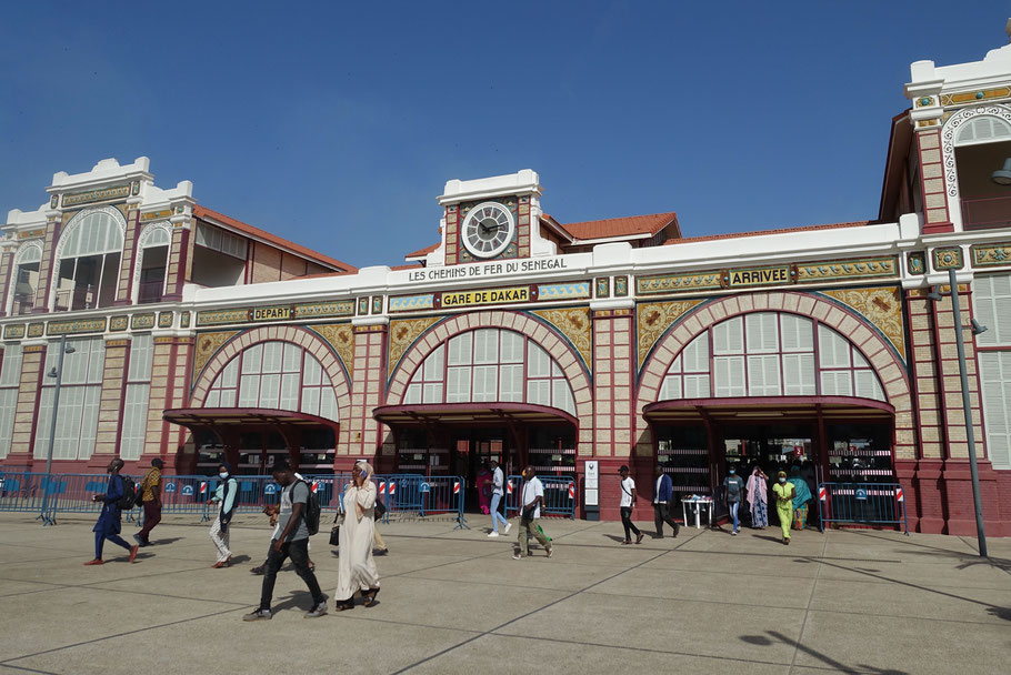 Sénégal : de style colonial, la gare ferroviaire de Dakar date de 1913 et a été rénovée en 2018