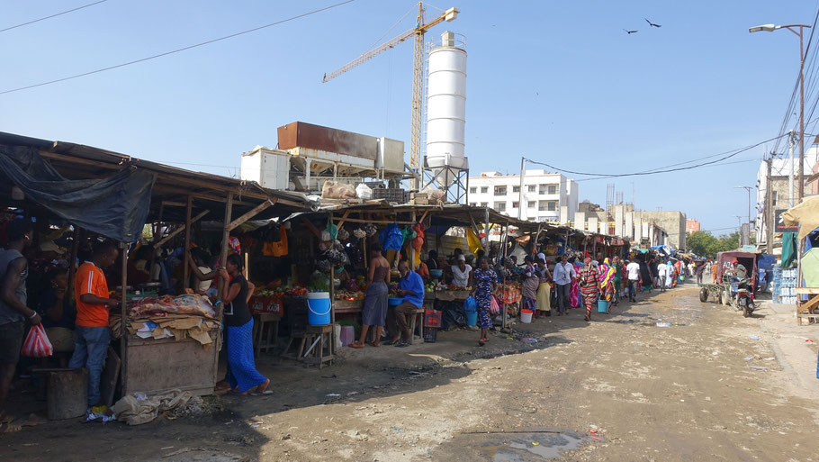 Sénégal, Dakar : marché du boulevard Gueule Tapée