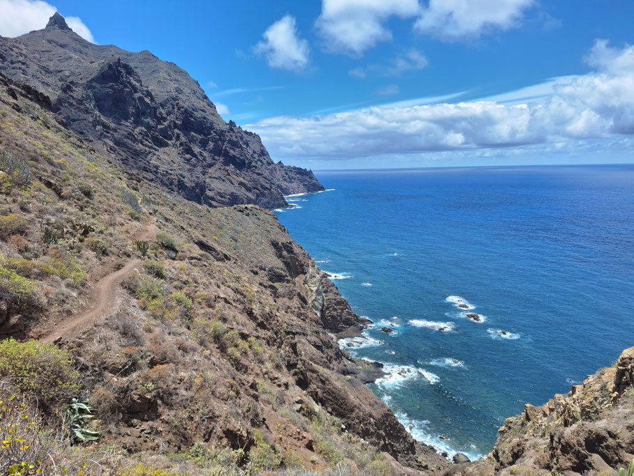 Canaries, Tenerife : sentier côtier entre Playa Tamadiste et Taganana