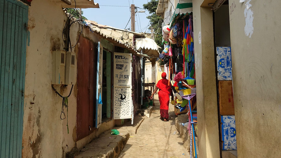 Sénégal, Dakar : ruelle du quartier de Ngor
