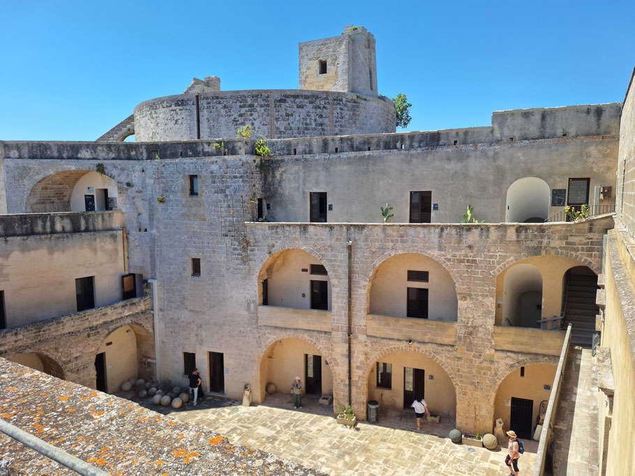 Les Pouilles : château d'Otranto
