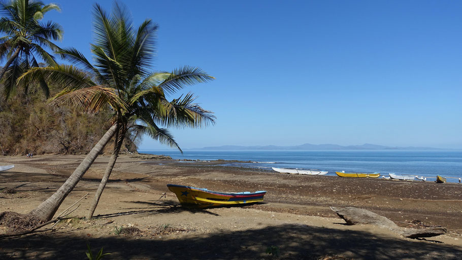 Costa Rica : Playa Agujas et au loin, la péninsule de Nicoya