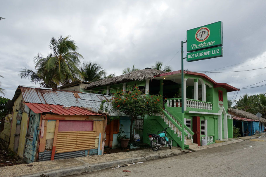 République Dominicaine, plage de Bahoruco : restaurant Luz