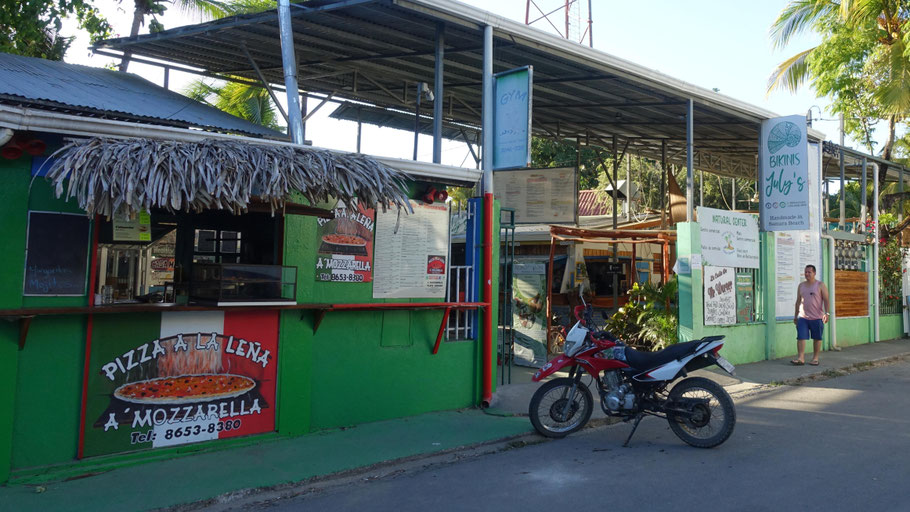 Costa Rica : calle Central à Sámara