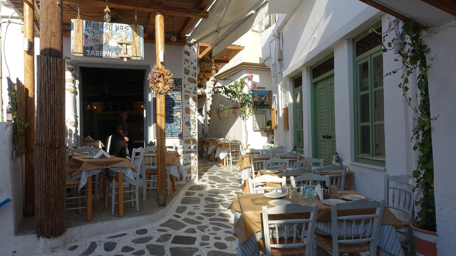 Grèce, Cyclades : ruelle de Chora à Naxos