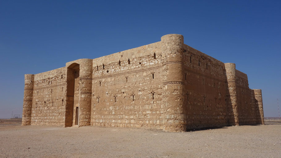 Jordanie, le qasr El-Kharana ancien caravansérail (auberge) d'environ 90 couchages