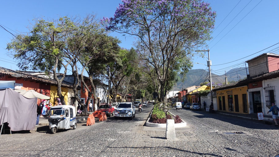 Guatemala, Antigua : Alameda de Santa Lucia