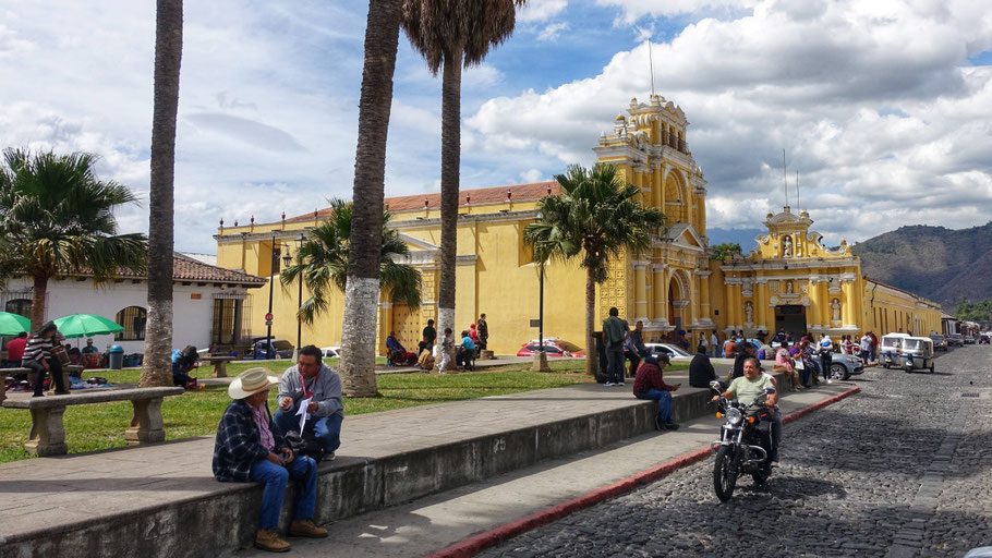 Guatemala, Antigua : église et hôpital San Pedro