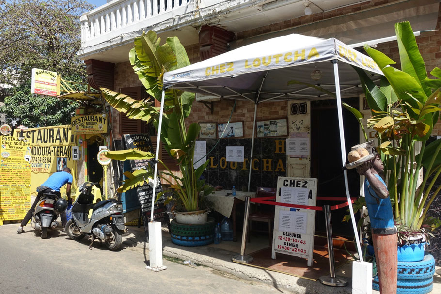 Sénégal, Dakar : le restaurant Chez Ndioufa, situé près de l'Institut français ne nous a pas emballés...