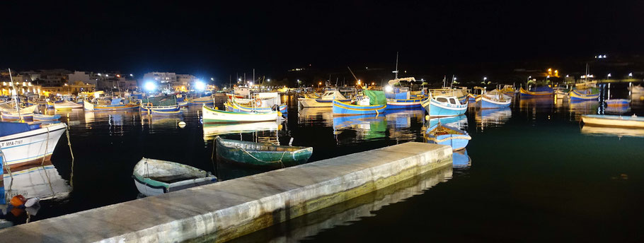 Malte : port de Marsaxlokk la nuit