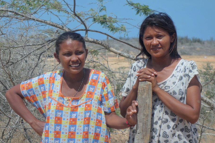 Colombie, la Guajira : jeunes filles Wayuus