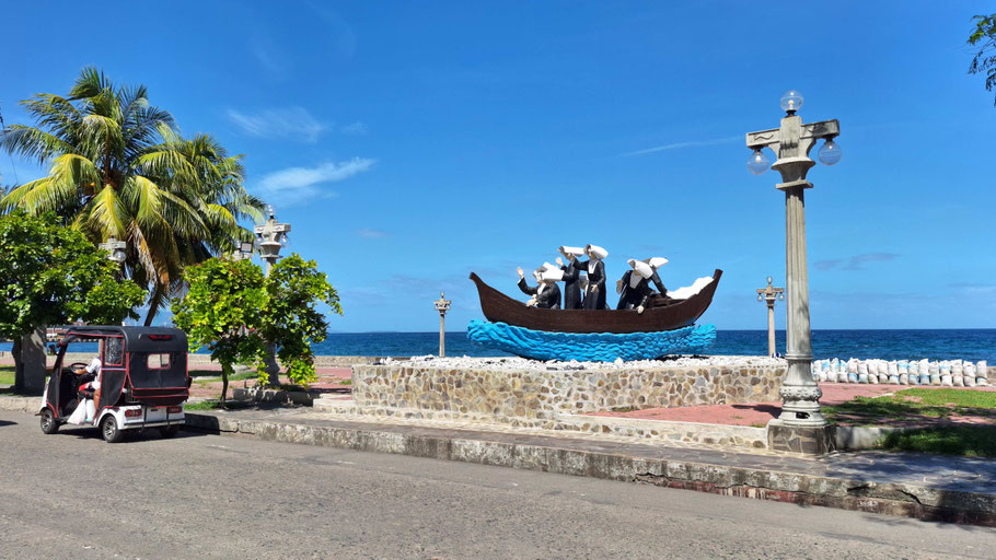 Soeurs de St-Paul de Chartres sur le front de mer de Dumaguete