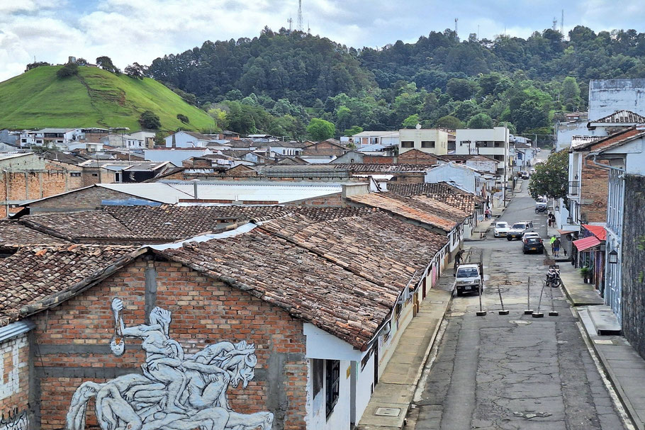 Colombie, Popayán : vue du pont del Humilladero sur la calle 2 en 2024