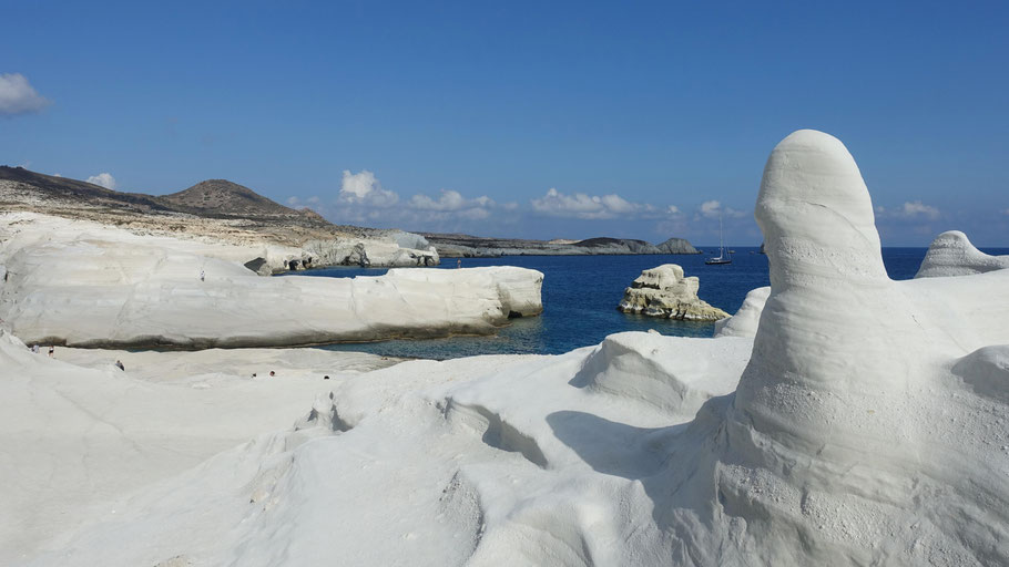 Grèce, Cyclades : au nord de Milos, l'étonnant paysage côtier de Sarakiniko 