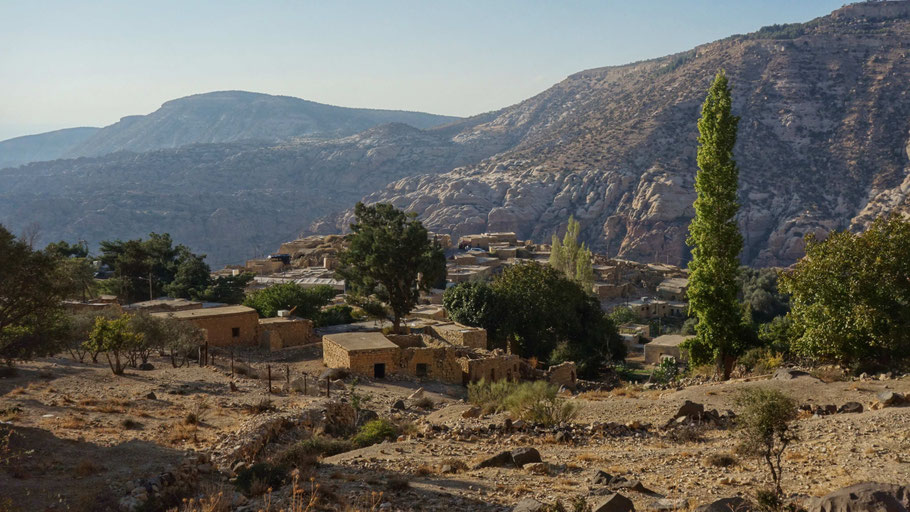 Jordanie, coucher de soleil sur le village de Dana