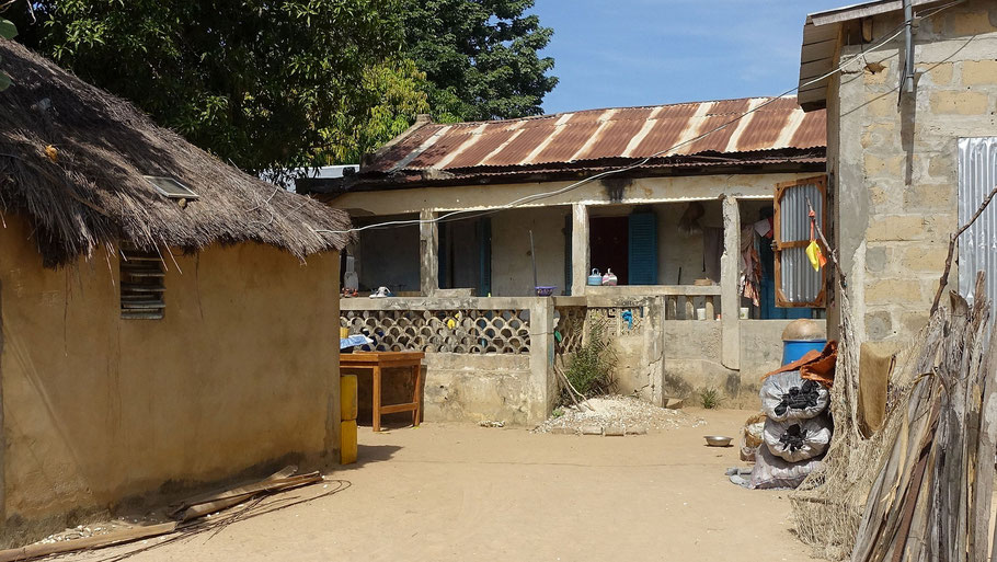 Sénégal, Sine Saloum : maison dans le village de Mar Lodj
