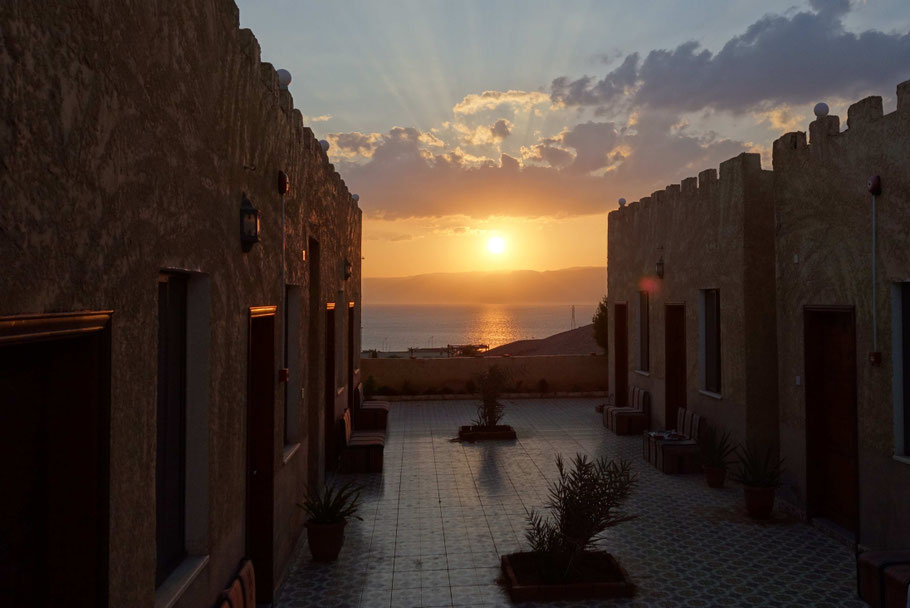 Jordanie, coucher de soleil vu de l'Arab Divers Dive Center and Bed & Breakfast