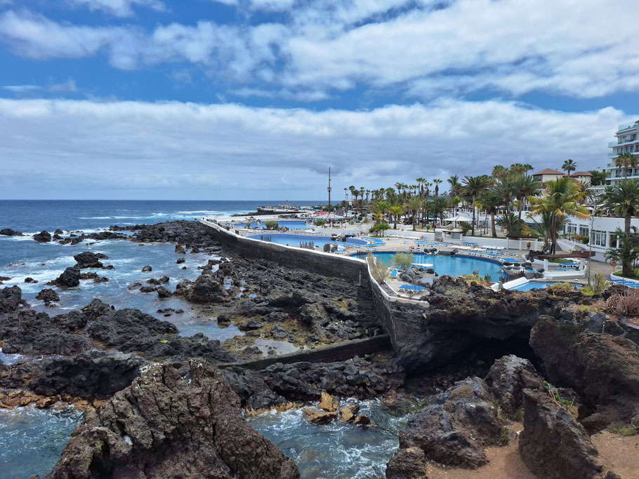 Tenerife, Puerto de la Cruz : piscines du Lago Martiánez, édifié par César Manrique