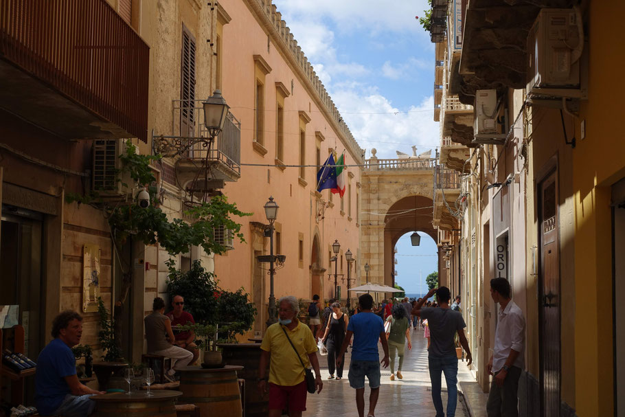 Sicile : rue de Marsala