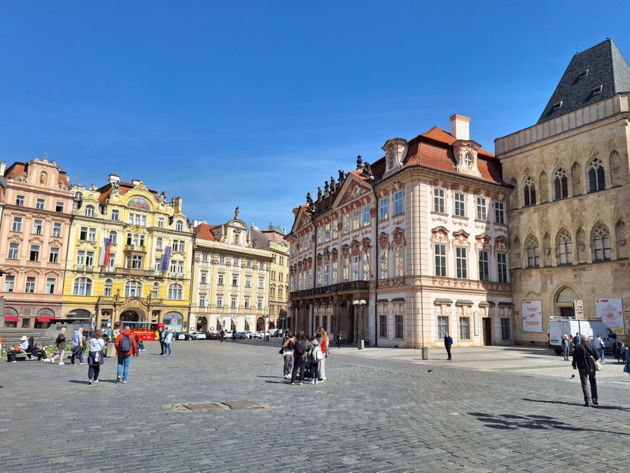 Belles demeures sur la Place de La Vieille-Ville
