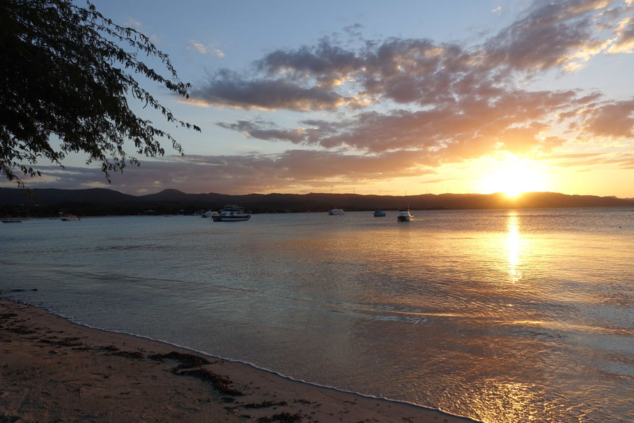 République Dominicaine : coucher de soleil vu de la plage de Punta Rucia