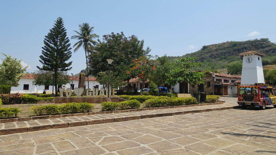 Colombie : place centrale de Guane