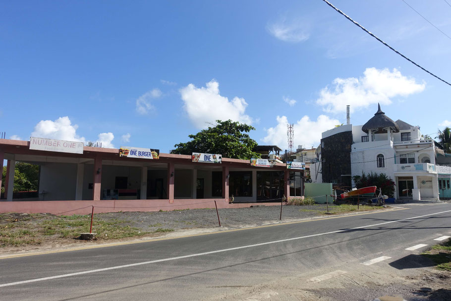 Ile Maurice : restaurant le plus proche des studios Manguillier et avec un bon rapport qualité prix, sur la route B59