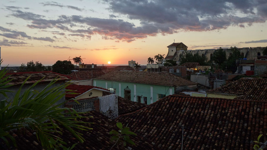 Trinidad, coucher de soleil de la terrasse de l’Hostal Barcelo