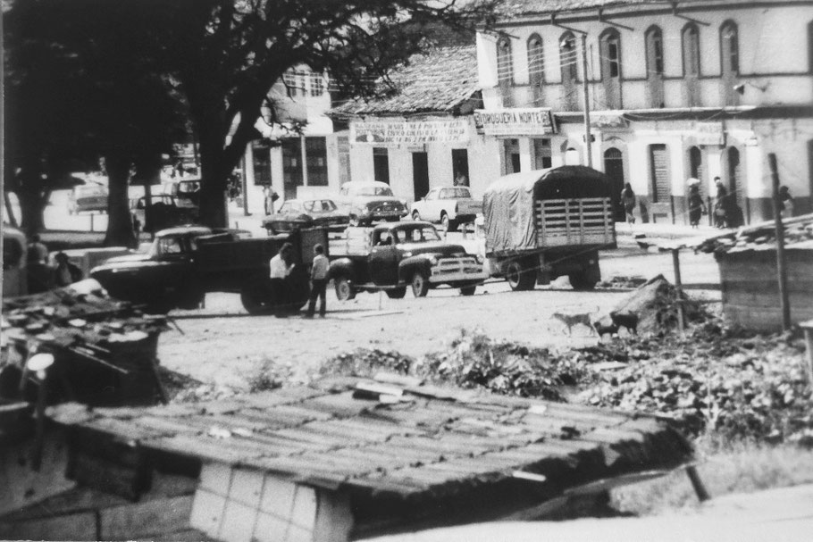 Colombie, Popayán : sur la Plaza Bolivar en 1986