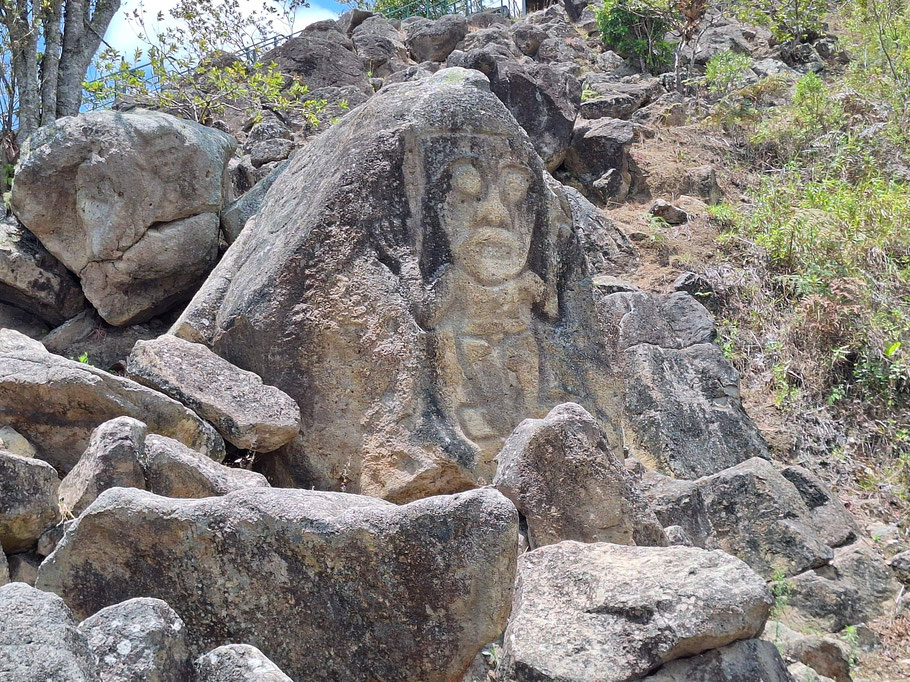 Colombie, San Agustin : bas-relief taillé dans la roche à La Chaquira