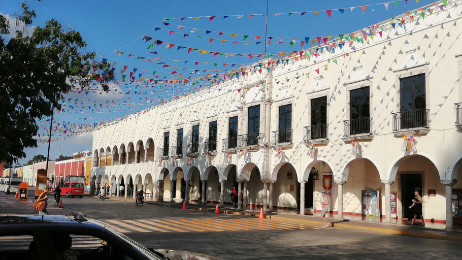 Yucatan, Valladolid : Palacio municipal face au Parque Principal Francisco Canton Rosado