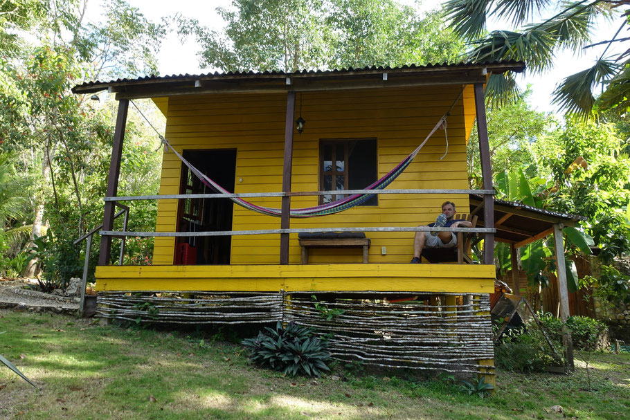 Guatemala, El Remate : bungalow avec terrasse d'Alice Guesthouse