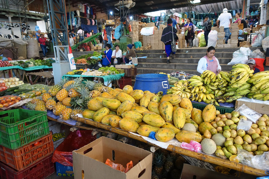 Colombie : zone des fruits et légumes du marché de Silvia