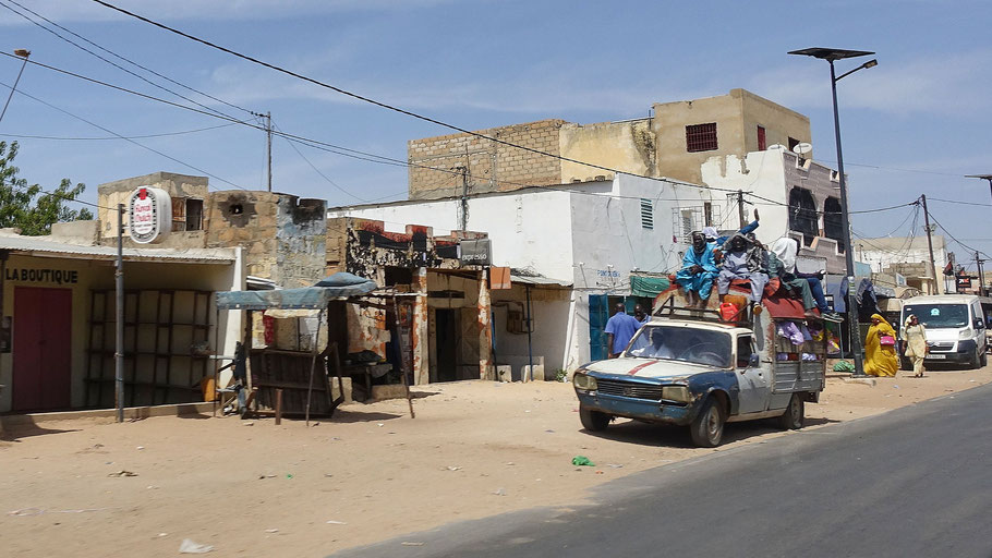 Sénégal : sur la route entre Dakar et Saint-Louis