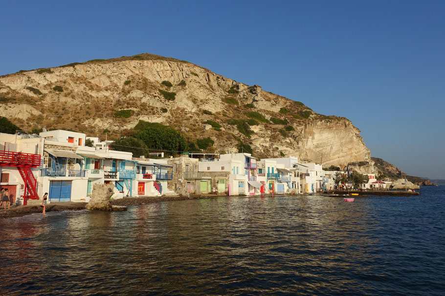 Grèce, Cyclades : Milos, le ravissant petit port de pêche de Klima
