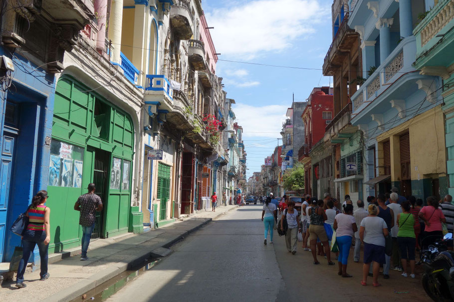 Cuba, La Havane : Centro Havana, rue Neptuno