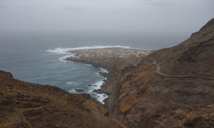 Cap-Vert, Santo Antão : Ponta do Sol sous la brume et les nuages, l'ambiance est différente !