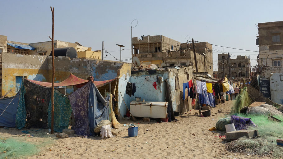 Sénégal, Saint-Louis : Guet N'Dar, rue du Lieutenant Minet côté plage