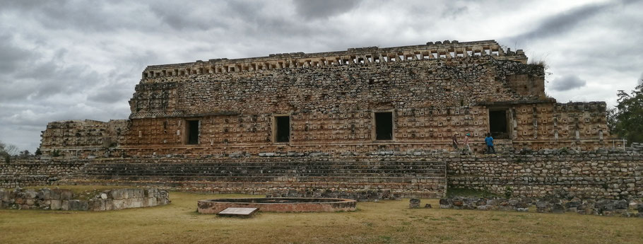 Mexique, Yucatán : Kabah,Templo de las Máscaras