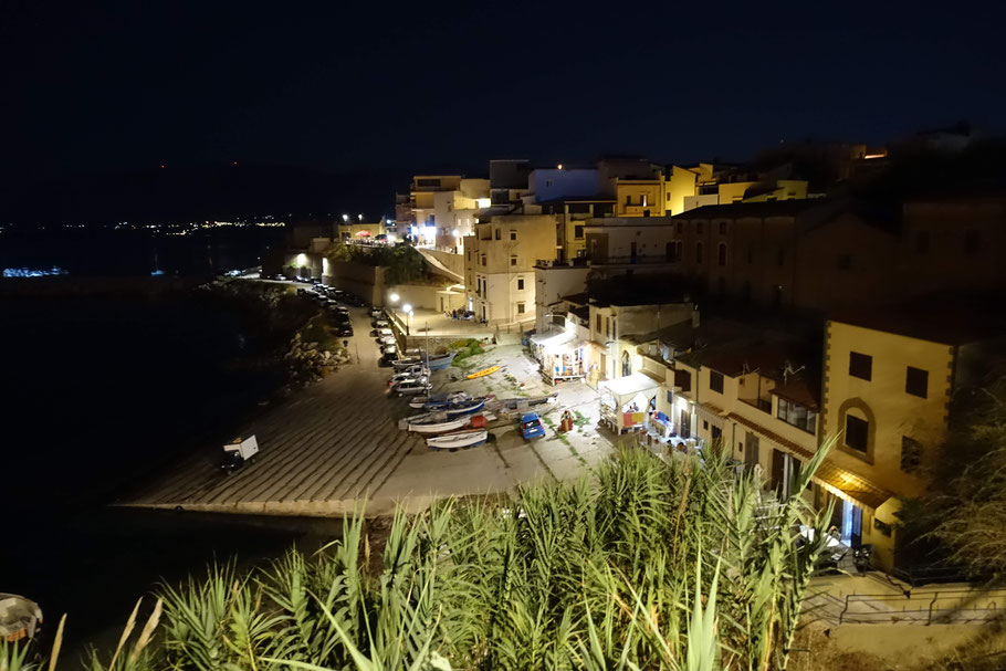 Sicile : cale de Trappeto de nuit