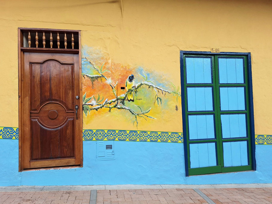 Colombie : maison peinte à San Agustin